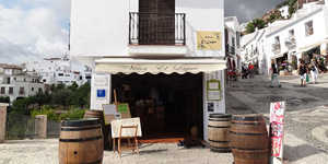 Traditional wine bar in Ruta del Sol & Vino 